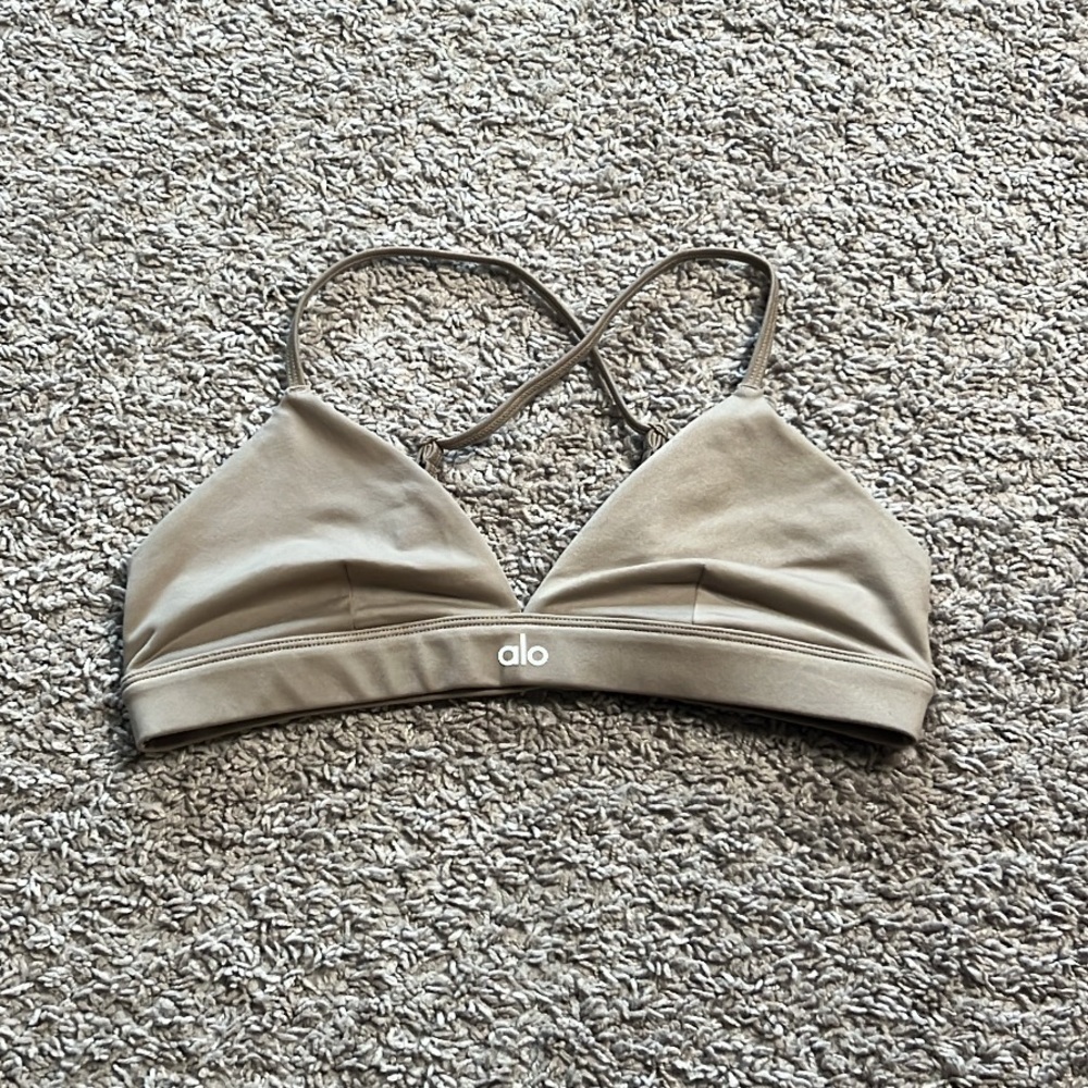 Alo beige splendor bra size M
*no pads